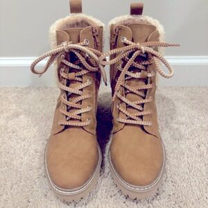 NEW - Dolce Vita ankle lace up boots